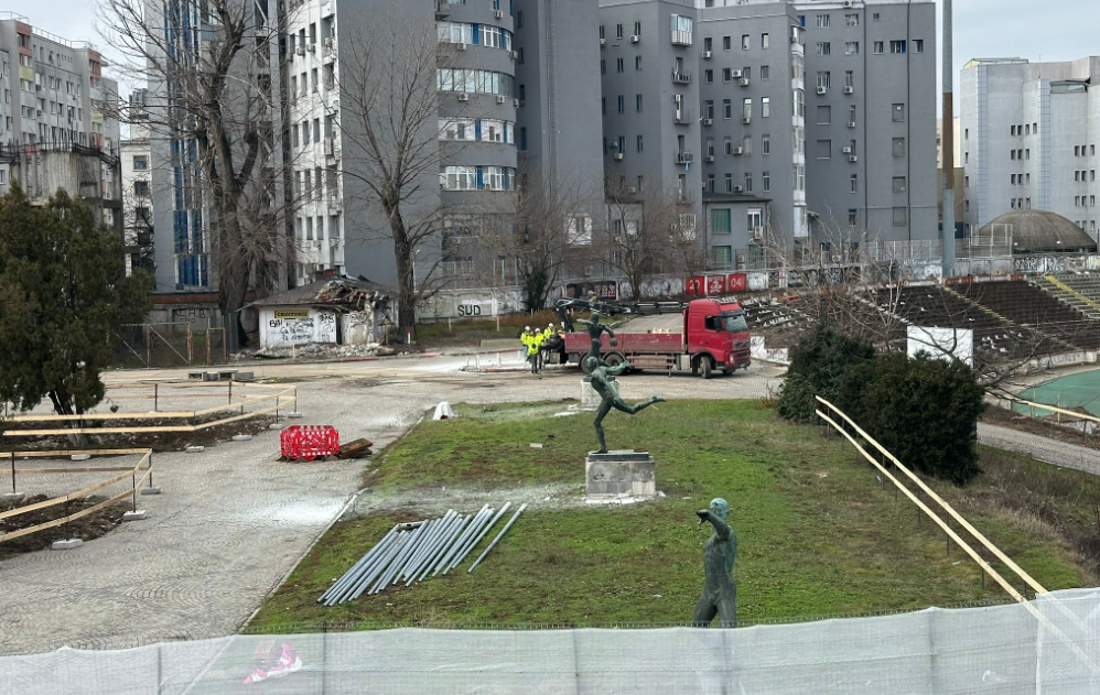 Statuile lui Cătălin Hîldan și Ivan Patzaichin, mutate din fața stadionului Dinamo! Cum arată arena