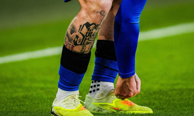 Álex Jiménez of Bournemouth tattoos during the Premier League match Brentford vs Bournemouth at The Gtech Community Stadium, London, United Kingdom, 27th December 2025 (Photo by Maynard Manyowa/News Images) *** GER AUT SUI OUT ***