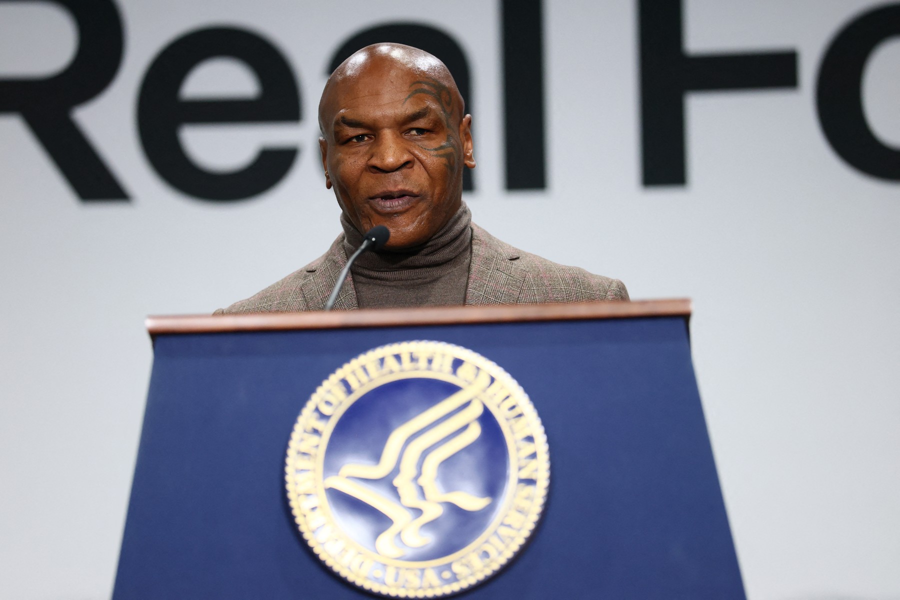 Imagine Stire Mike Tyson a apărut la un eveniment organizat de administrația Trump și s-a făcut liniște: Pe sora mea o chema Denise | 2review.ro