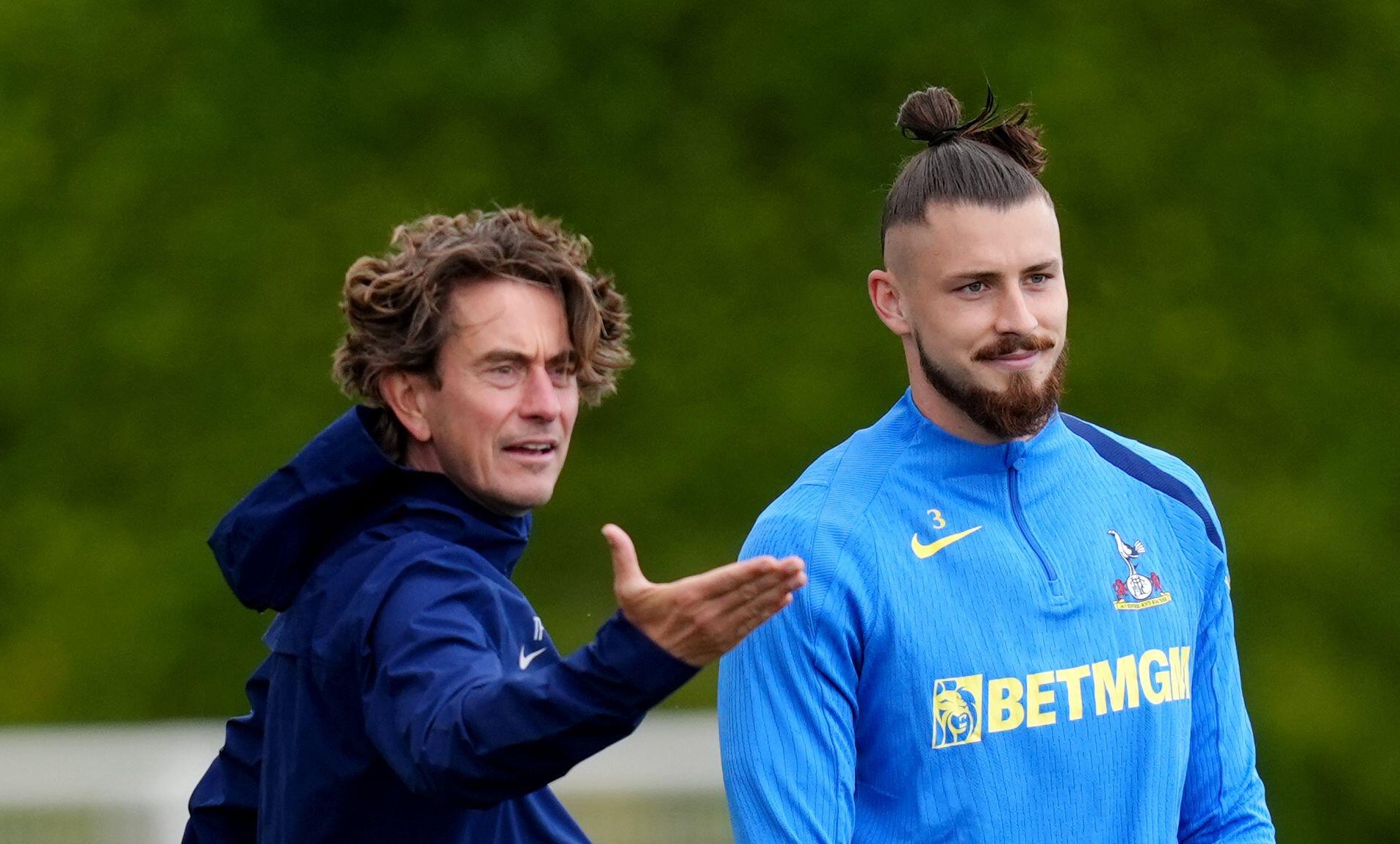 Imagine Stire Reacția lui Florin Manea, după ce Radu Drăgușin a rămas fără antrenor la Tottenham | 2review.ro
