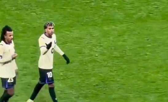 Imagine Stire Nu s-a văzut la TV! Lamine Yamal n-a suportat umilința și și-a înjurat adversarul, în 0-4 cu Atletico Madrid | 2review.ro