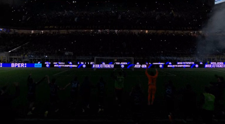 Imagine Stire Ce au scandat fanii lui Inter, după ce echipa lui Cristi Chivu a câștigat derby-ul cu Juventus | 2review.ro