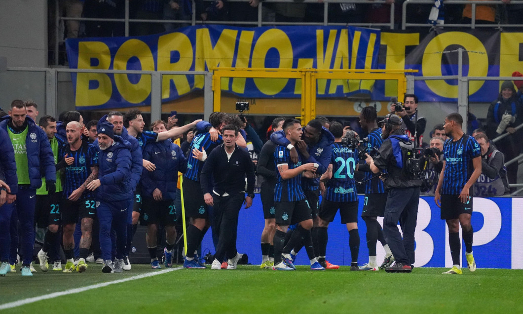 Milan, Italy. 14/02/2026. Piotr Zielinski goal celebrate, during FC Internazionale Vs Juventus FC, Serie A, at Giuseppe Meazza Stadium.Credit: Alessio Morgese / Alamy live news