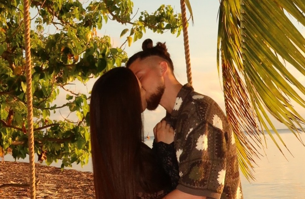 Imagine Stire Escapadă de lux pentru Radu Drăgușin! Unde și-a dus soția de Valentine’s Day | 2review.ro