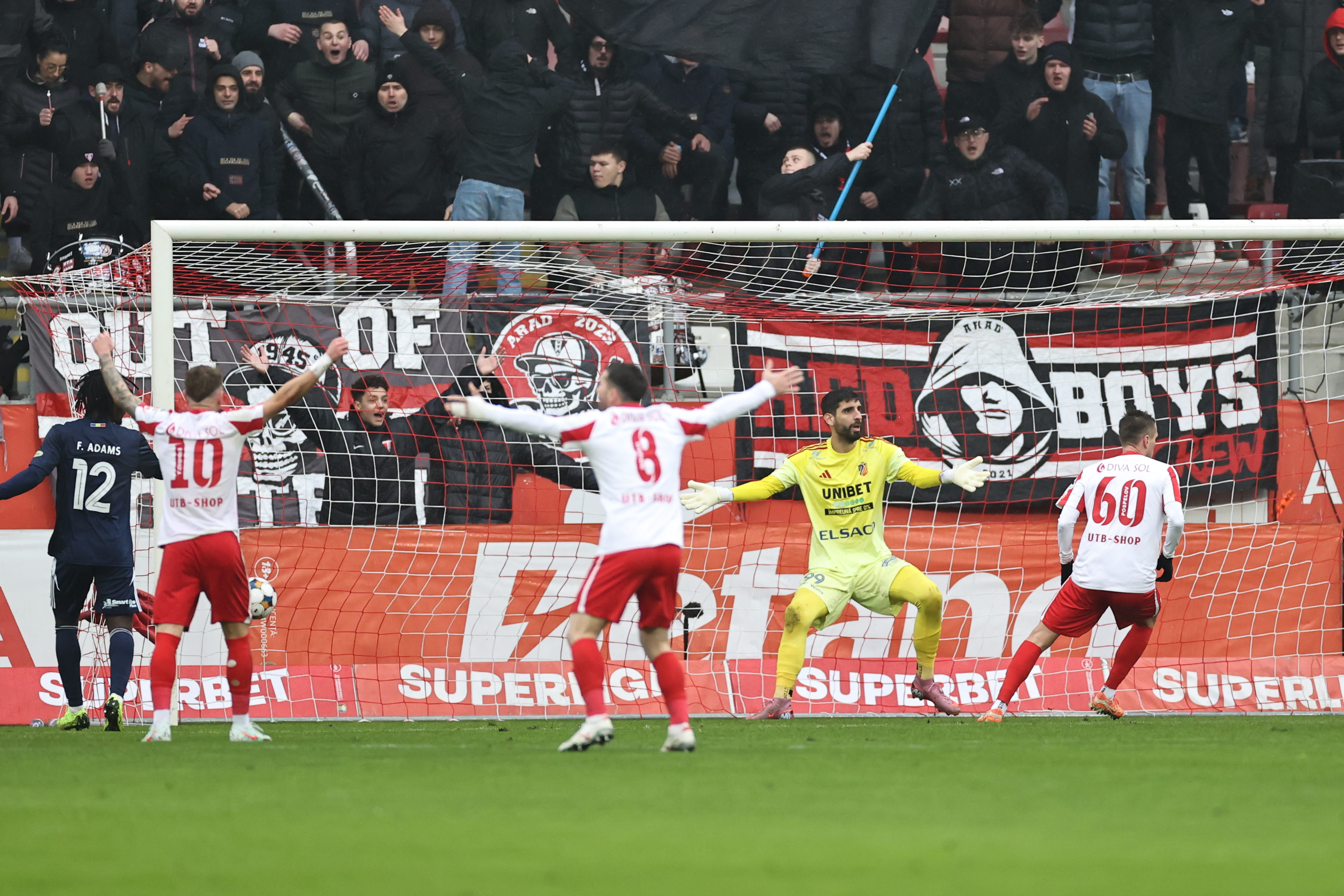 Imagine Stire UTA - FC Botoșani 2-1. Meci spectaculos la Arad! Gazdele s-au apropiat serios de locurile de play-off! | 2review.ro