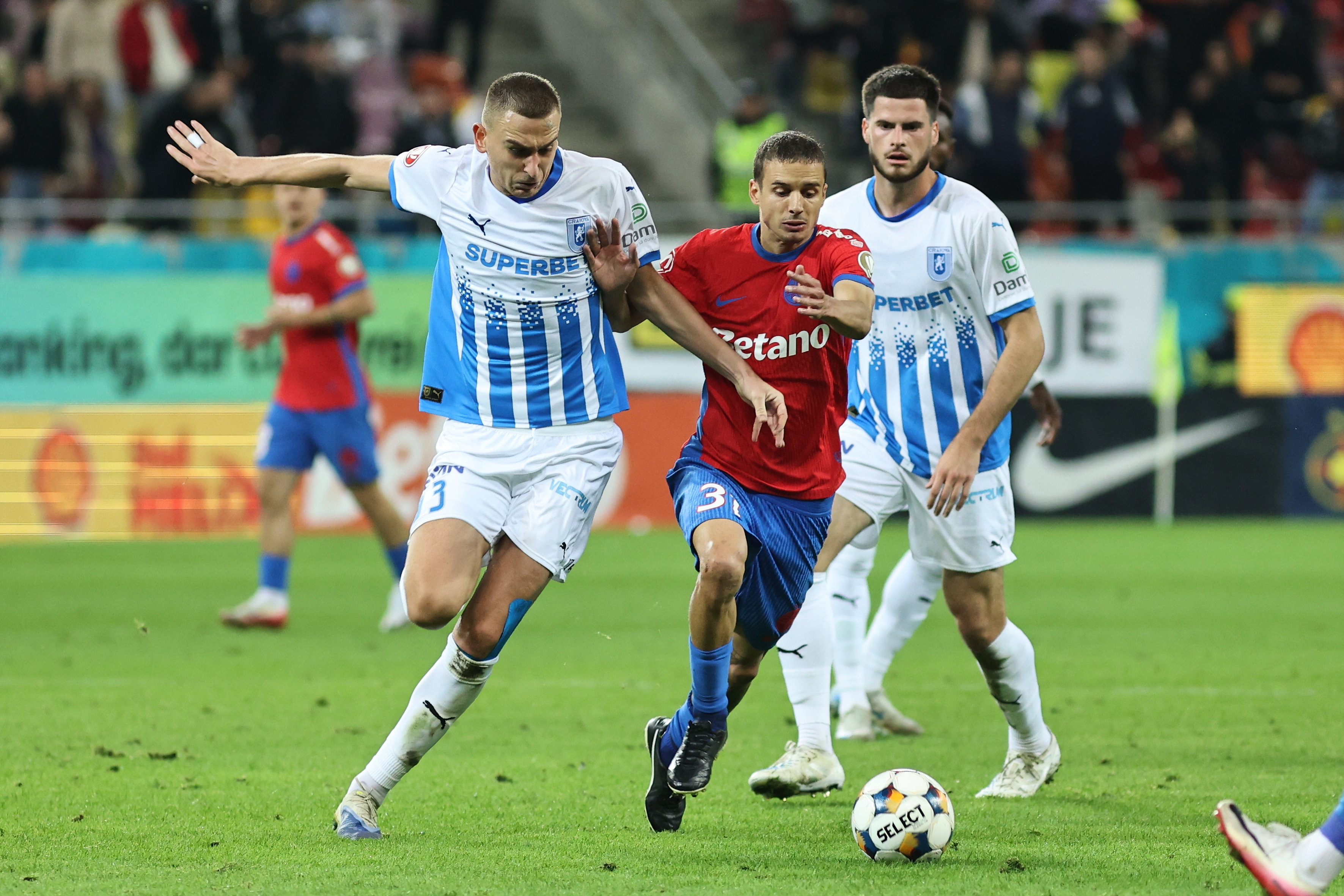 Imagine Stire Echipele de start la Universitatea Craiova - FCSB. Reveniri importante în ambele formații | 2review.ro
