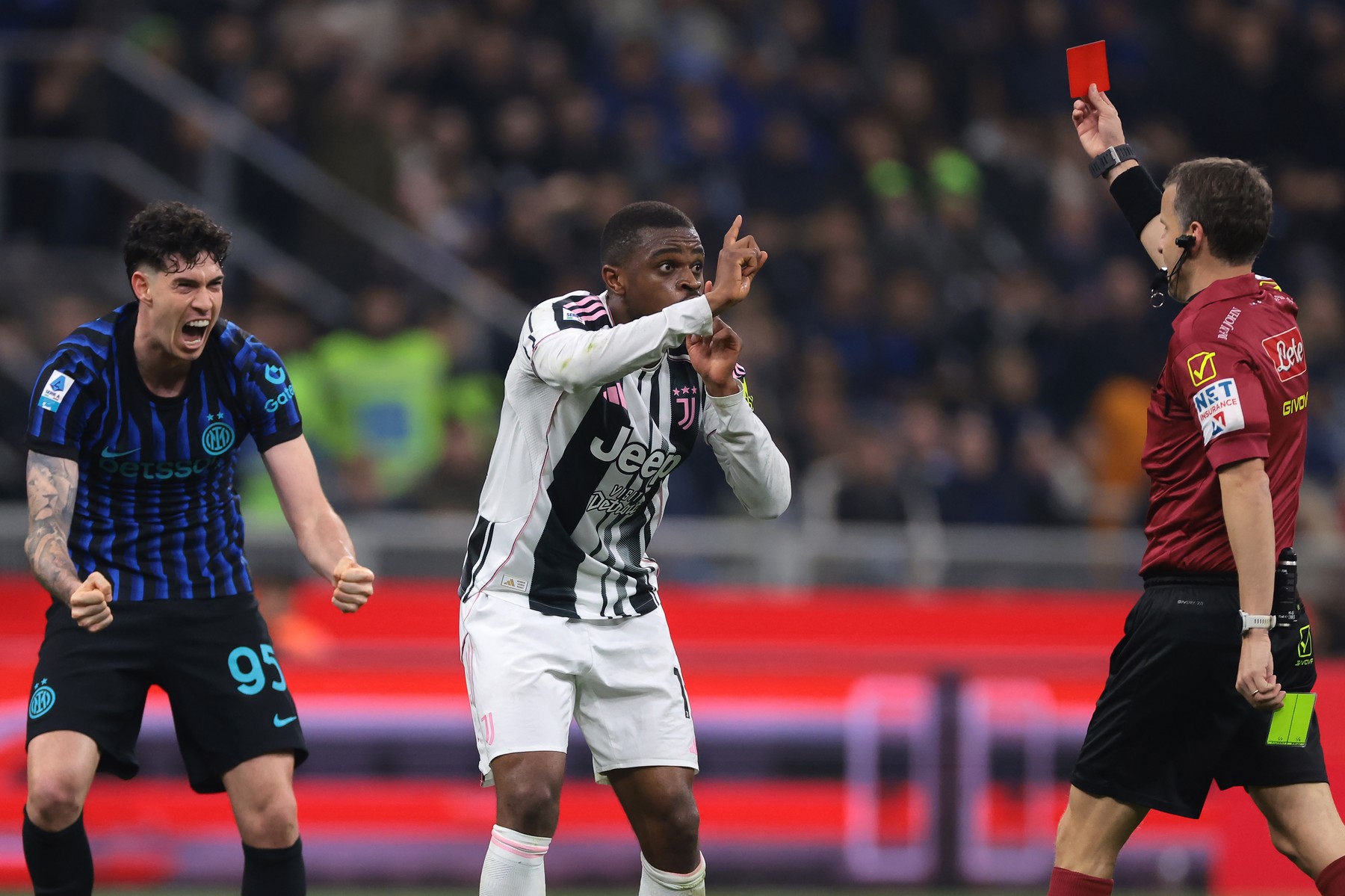 Imagine Stire Probleme în familia lui Alessandro Bastoni, după simularea care a distrus derby-ul Inter - Juventus 3-2 | 2review.ro