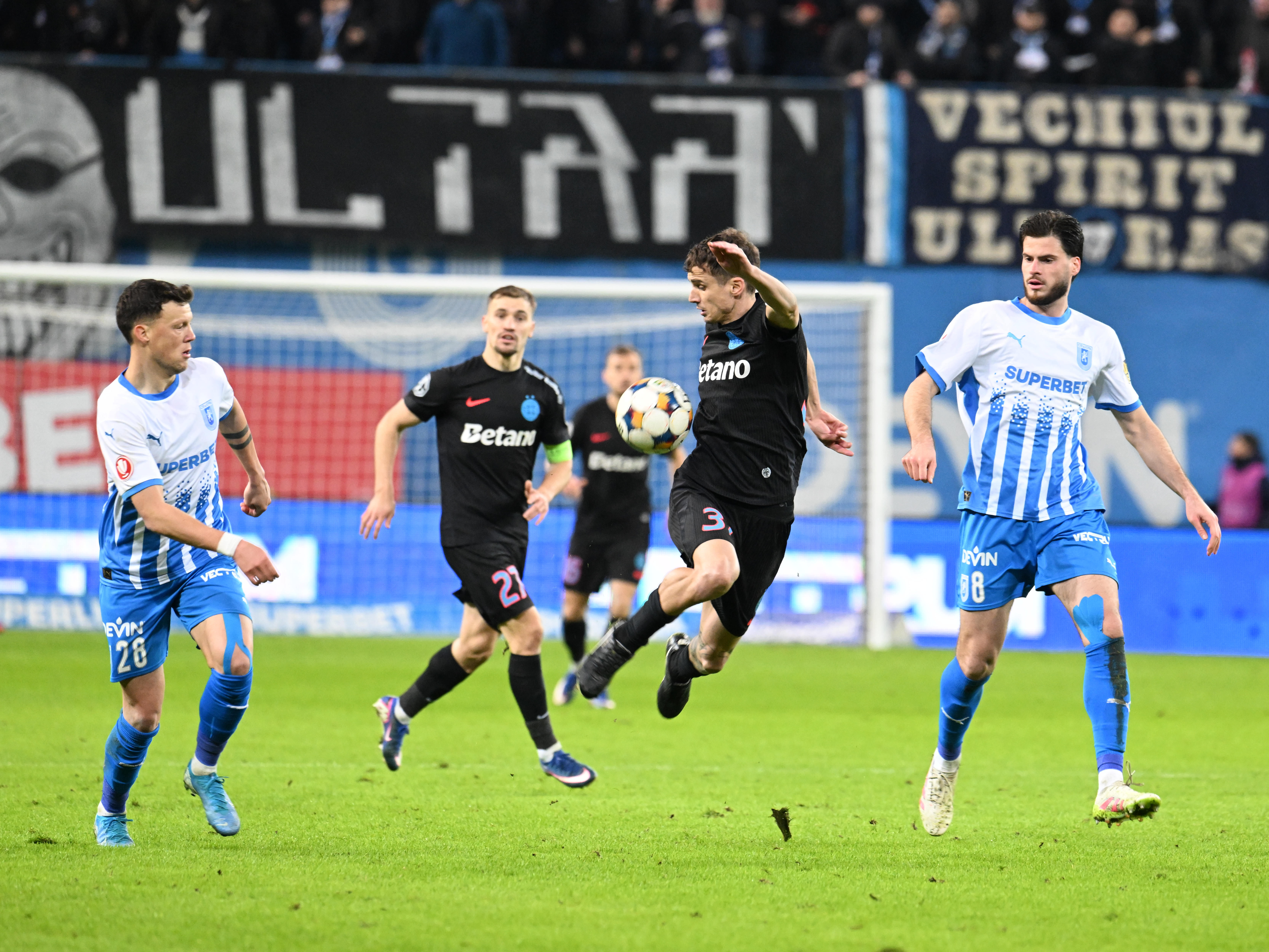 Imagine Stire Cel mai slab de pe teren! Toate notele, după Universitatea Craiova - FCSB 1-0 | 2review.ro