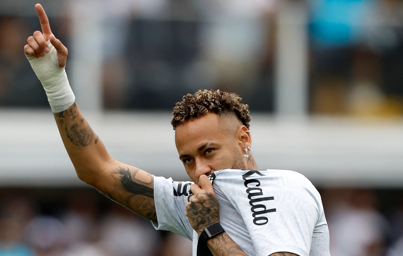 Imagine Stire Spectacol cu 6 goluri! Cum s-a descurcat Neymar pe teren, la primul meci jucat după operația la genunchi | 2review.ro