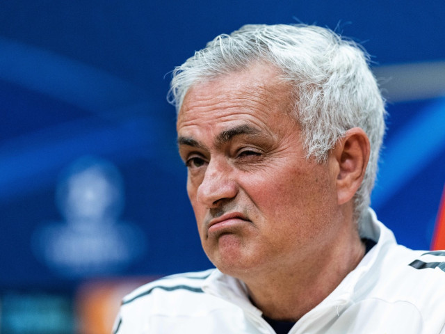 Mourinho neagă orice contact cu Real Madrid, în ciuda zvonurilor persistente
