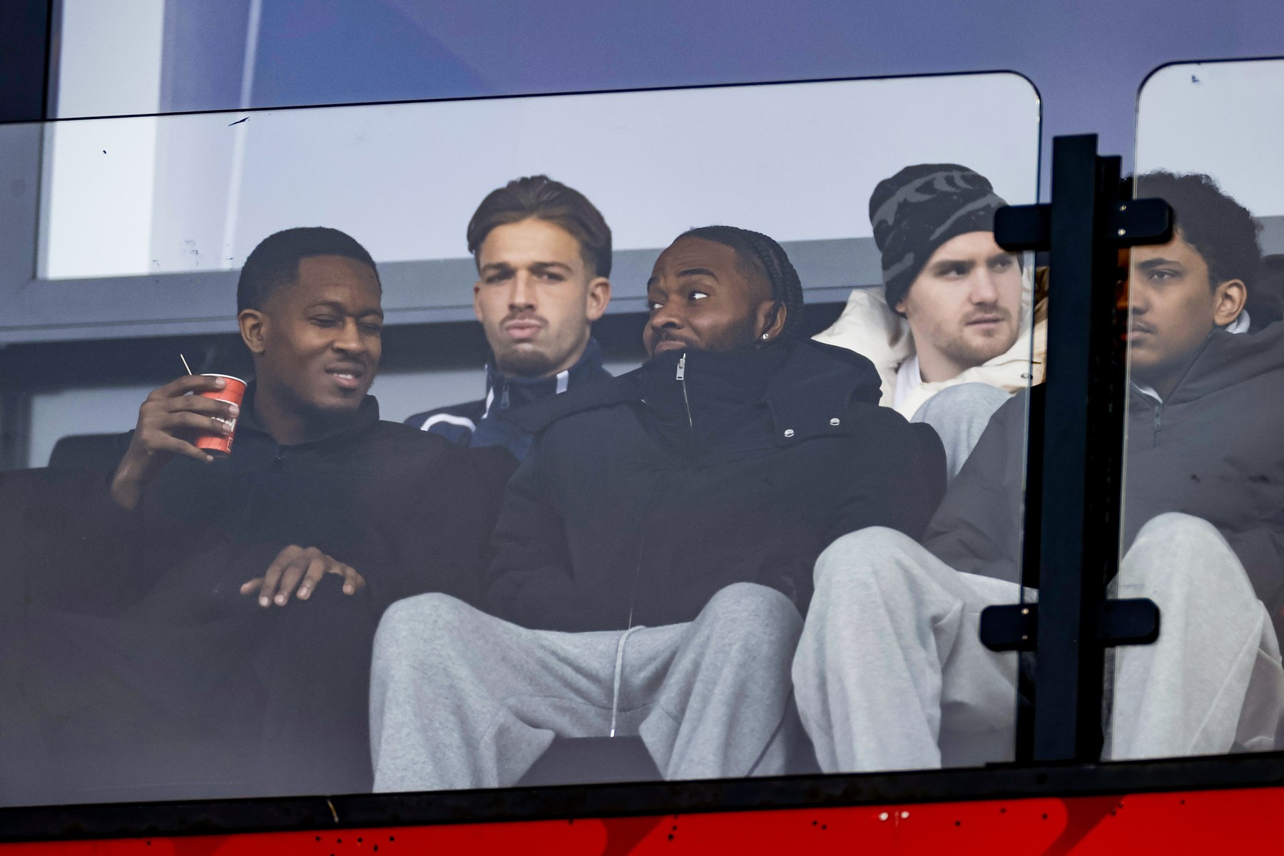 Imagine Stire Raheem Sterling a semnat, dar nu poate evolua pentru noua echipă și stă în tribune | 2review.ro