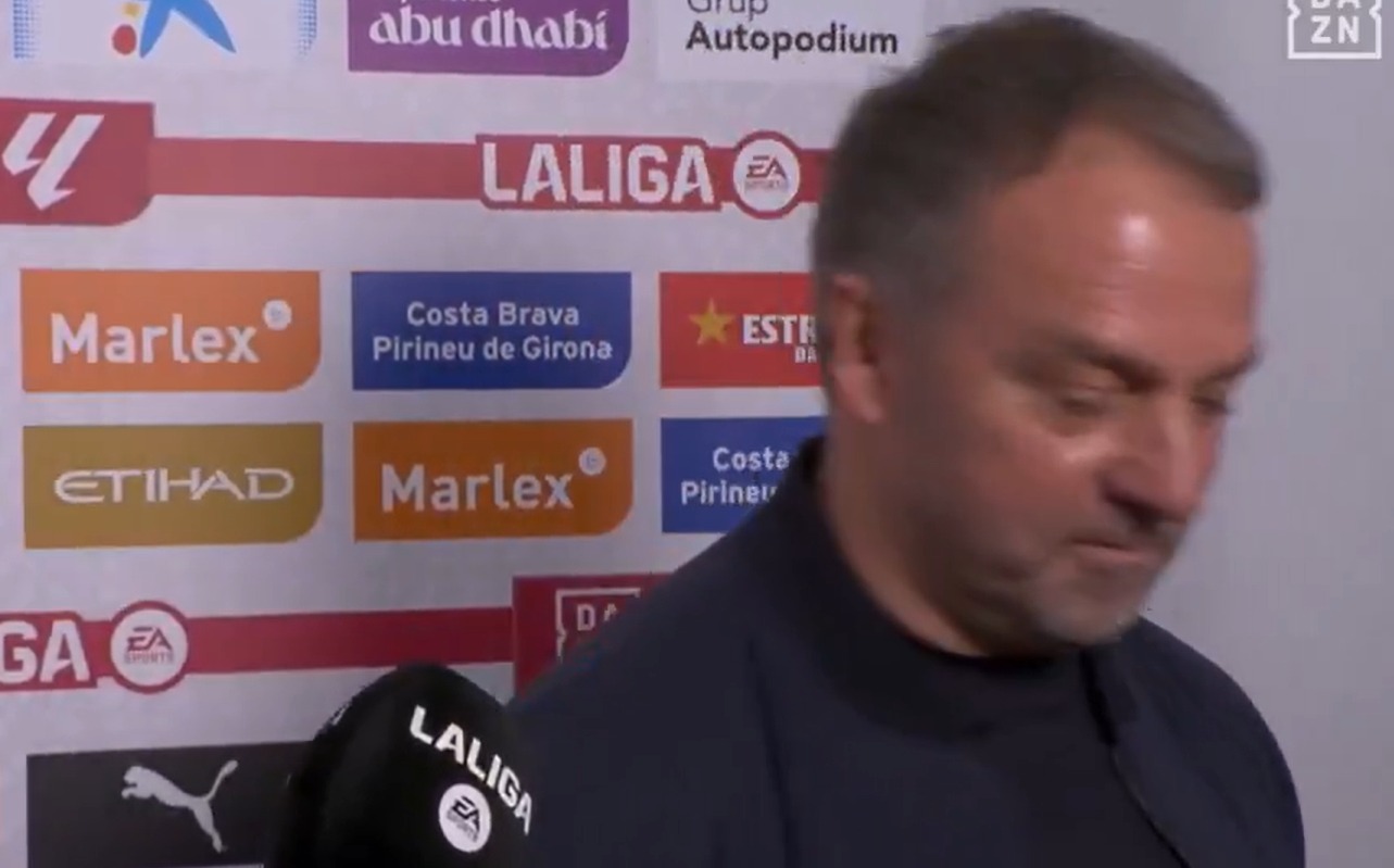Imagine Stire Hansi Flick i-a adresat o întrebare reporterului după 1-2 cu Girona, apoi a plecat de la interviu: ”Hai, spune!” | 2review.ro