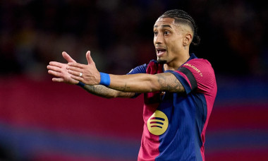 fc-barcelona-v-sl-benfica-uefa-champions-league-2024-25-round-of-16-second-leg-32-1024x683