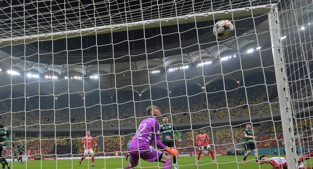 Imagine Stire Cum i-a spus Epassy lui Opruț, după golul care a calificat-o pe Dinamo în play-off | 2review.ro