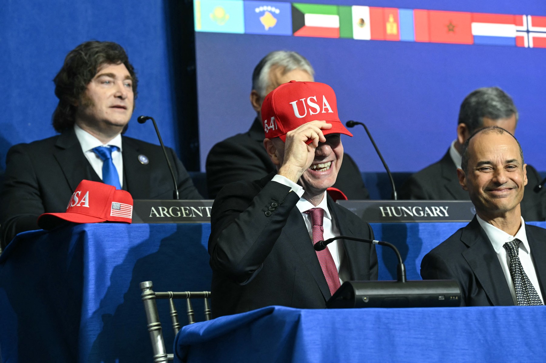 Imagine Stire Gianni Infantino a participat la Consiliul pentru Pace, dar habar nu avea ce îl așteaptă | 2review.ro
