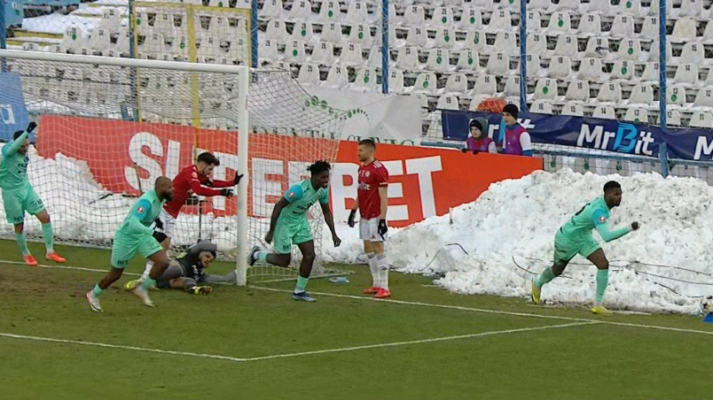 Imagine Stire Oțelul Galați - UTA Arad 0-2, ACUM, Digi Sport 1. GOOOL! Oaspeții și-au dublat avantajul! | 2review.ro