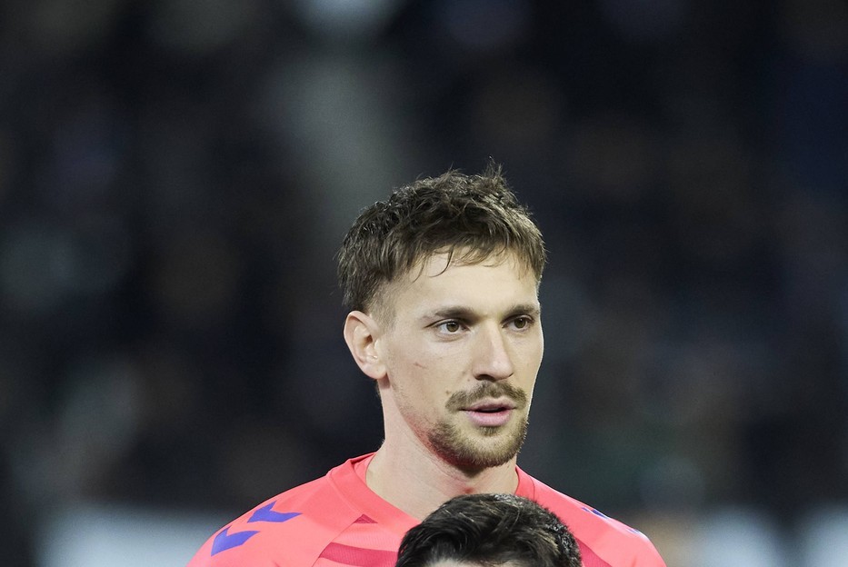 Imagine Stire Ce a avut de reproșat Ionuț Radu, după ce l-a învins pe Răzvan Lucescu în Europa League: ”Trebuie să revăd” | 2review.ro