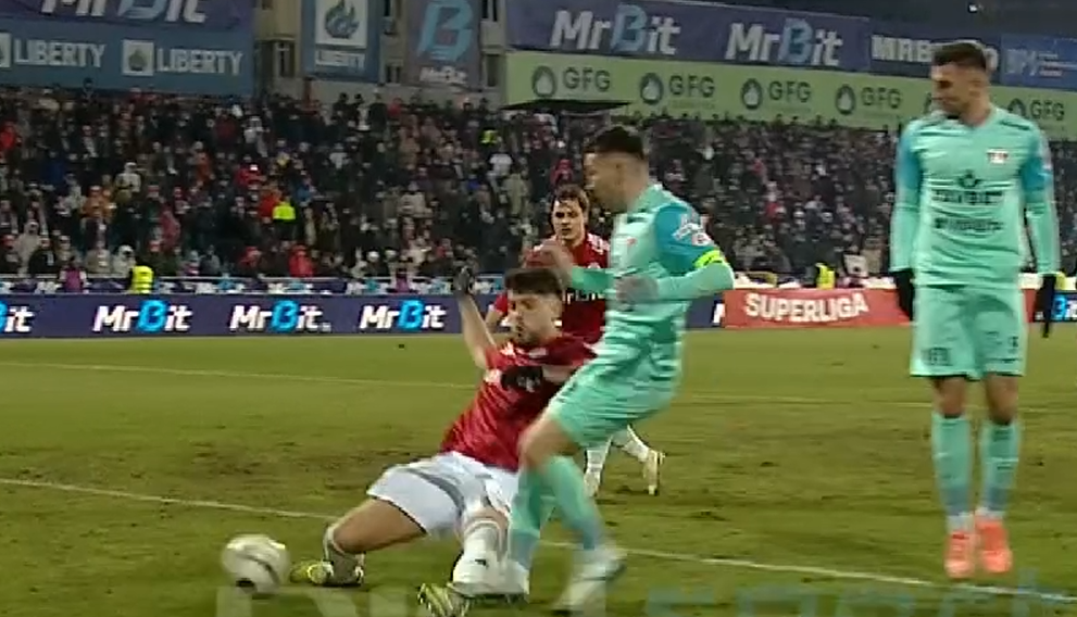 Imagine Stire O nouă mare controversă în lupta pentru play-off! UTA a cerut penalty, dar n-a primit nimic: ”E clar” | 2review.ro