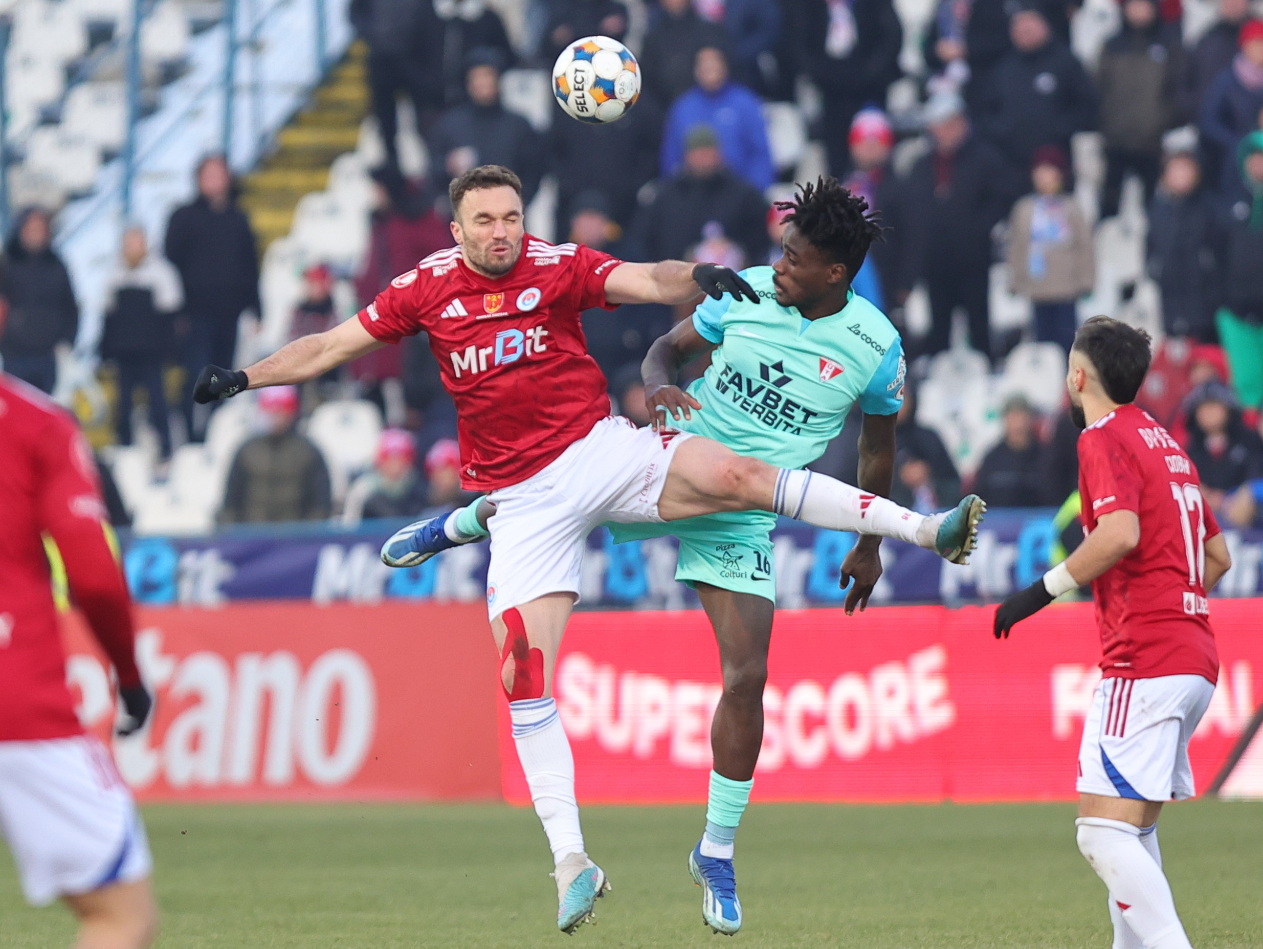 Imagine Stire Oțelul - UTA 2-2. Remiză spectaculoasă la Galați! Oaspeții au cerut penalty în finalul meciului | 2review.ro