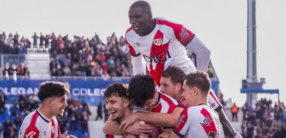 Imagine Stire 10.000.000€: Barcelona a pregătit oferta pentru jucătorul lui Rayo Vallecano | 2review.ro