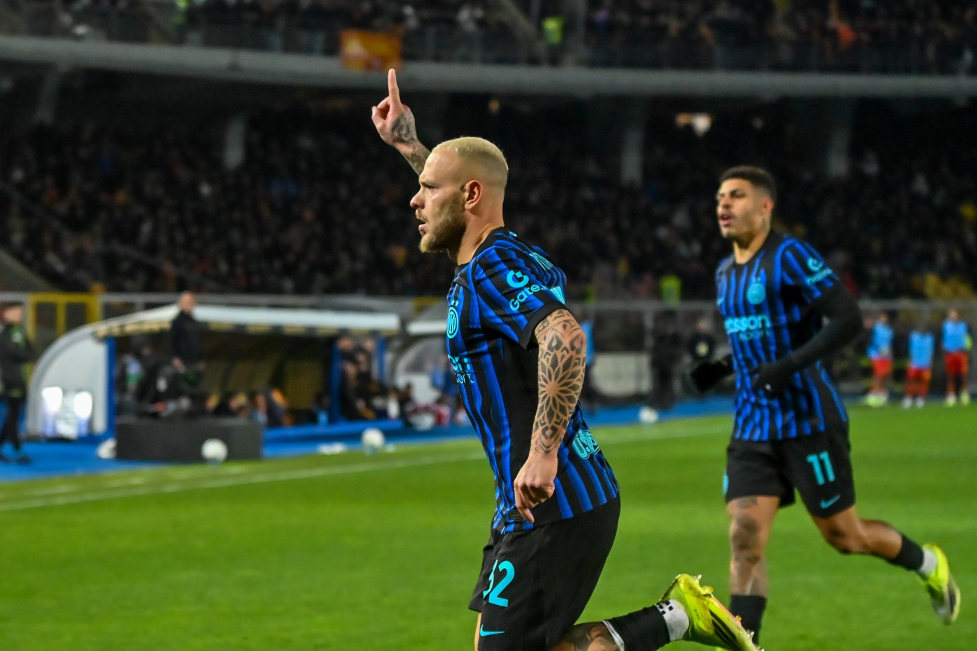 Imagine Stire Lecce - Inter 0-2. Victorie importantă pentru trupa lui Cristi Chivu / Juventus - Como 0-2 | 2review.ro