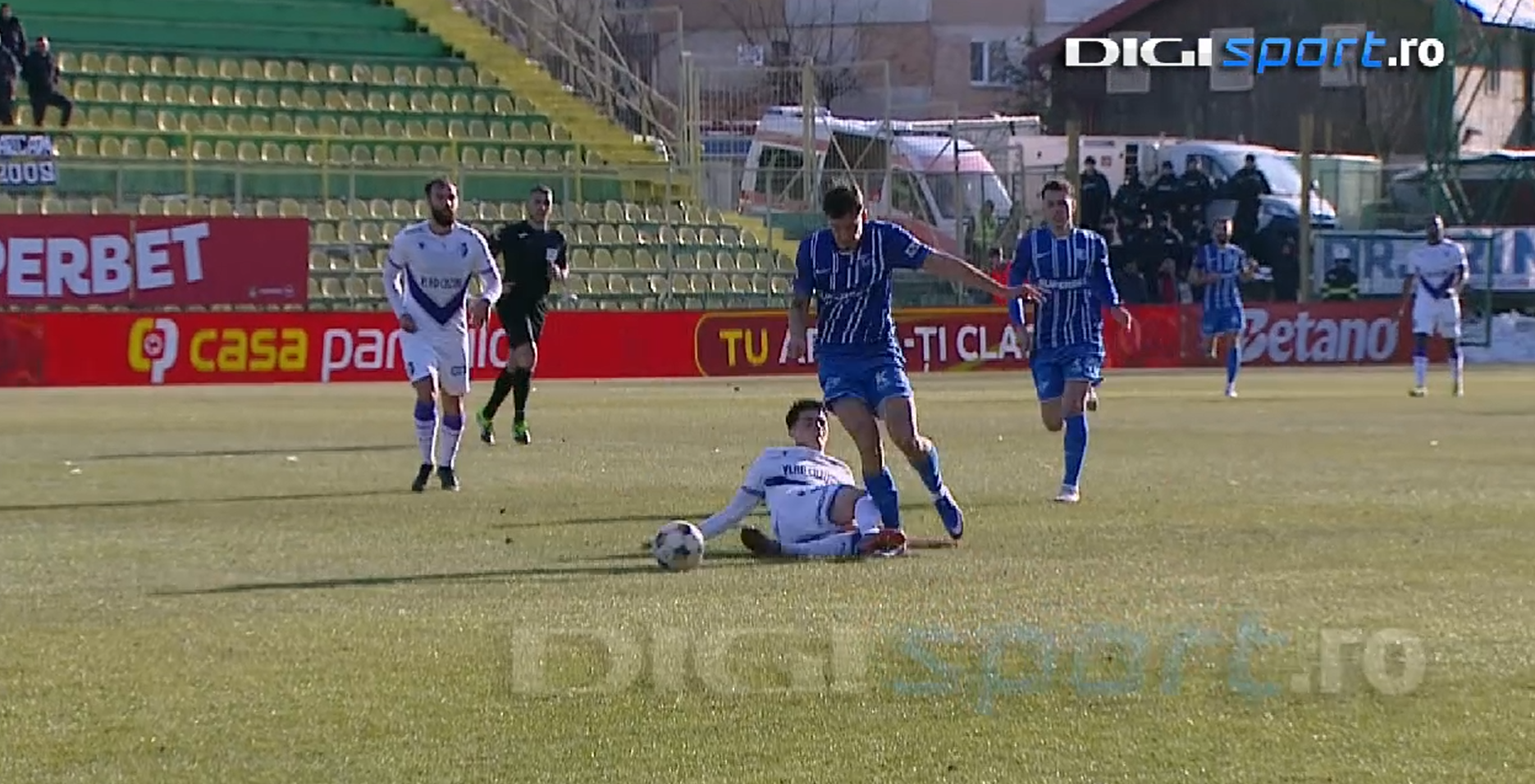 Imagine Stire Faza care poate duce FCSB în play-out! Tudose a fost iertat de eliminare, apoi a dat pasă de gol în victoria Argeșului | 2review.ro