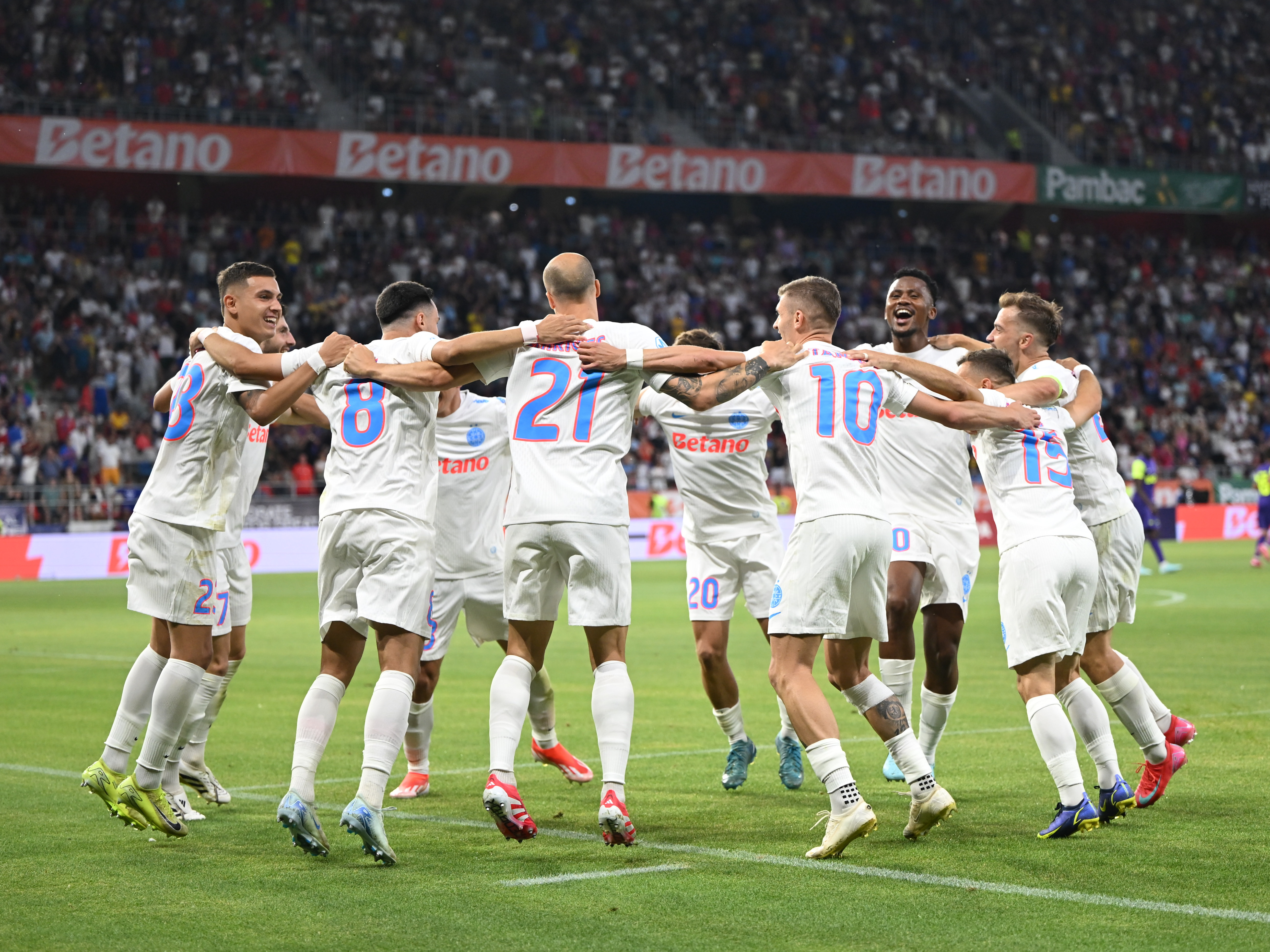 Imagine Stire Cel mai ghinionist fotbalist de la FCSB: s-a accidentat din nou după ce revenise | 2review.ro