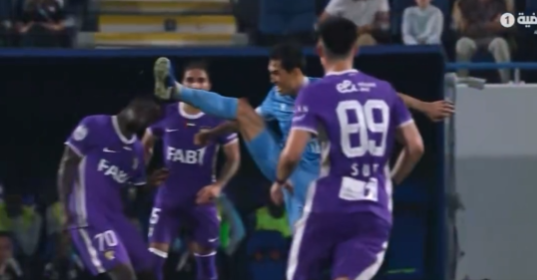 Imagine Stire Decizie de neînțeles a arbitrului! Fault criminal, chiar în fața lui Adrian Șut | 2review.ro