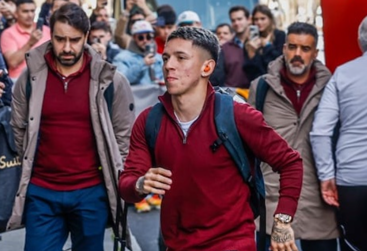 Imagine Stire N-a scăpat! Ce i-au strigat fanii lui Real lui Gianluca Prestianni, după ce a ajuns la Madrid | 2review.ro