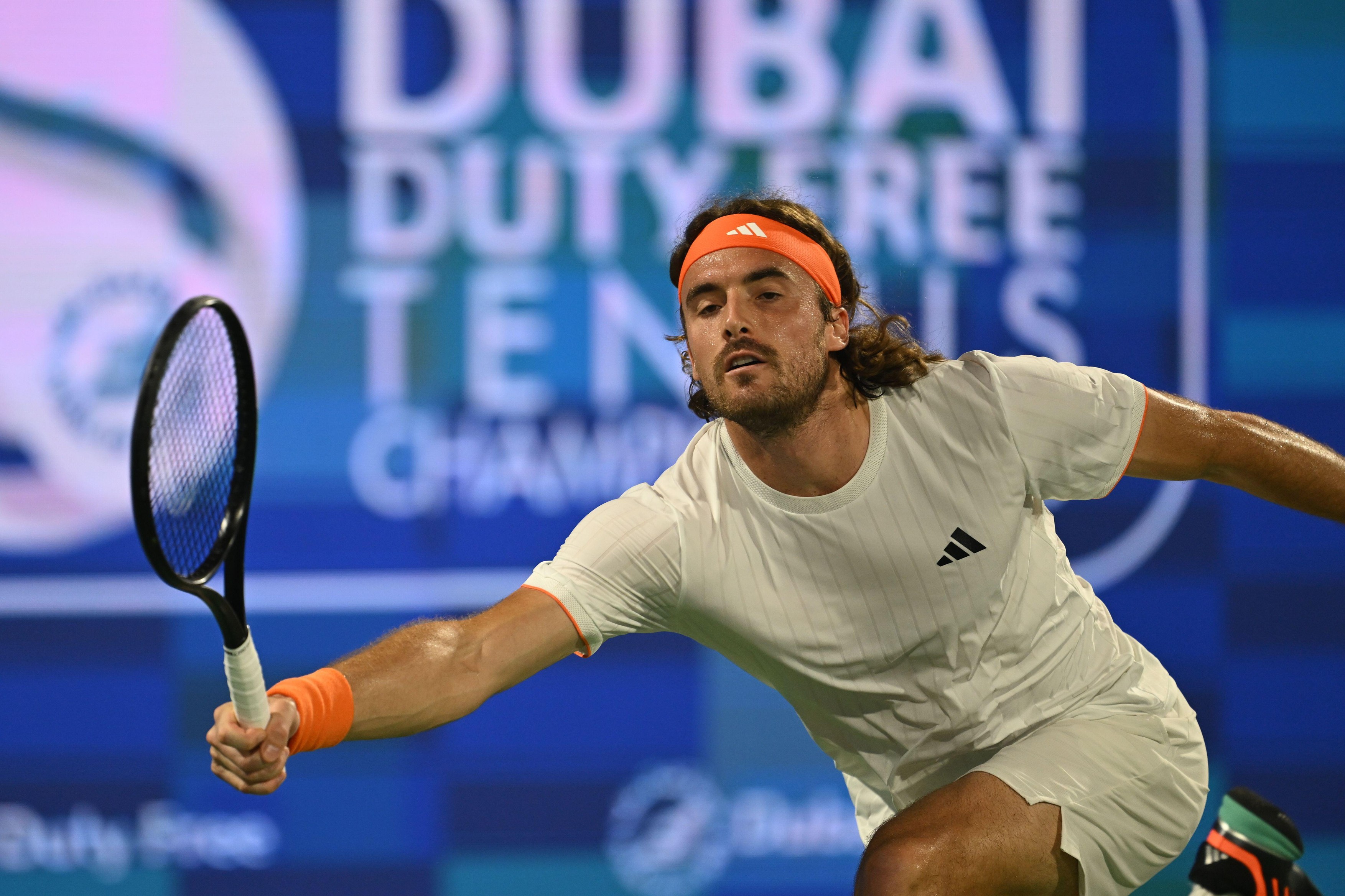 Imagine Stire Ugo Humbert l-a învins pe Stefanos Tsitsipas la turneul de la Dubai! Lovitura primită de grec | 2review.ro