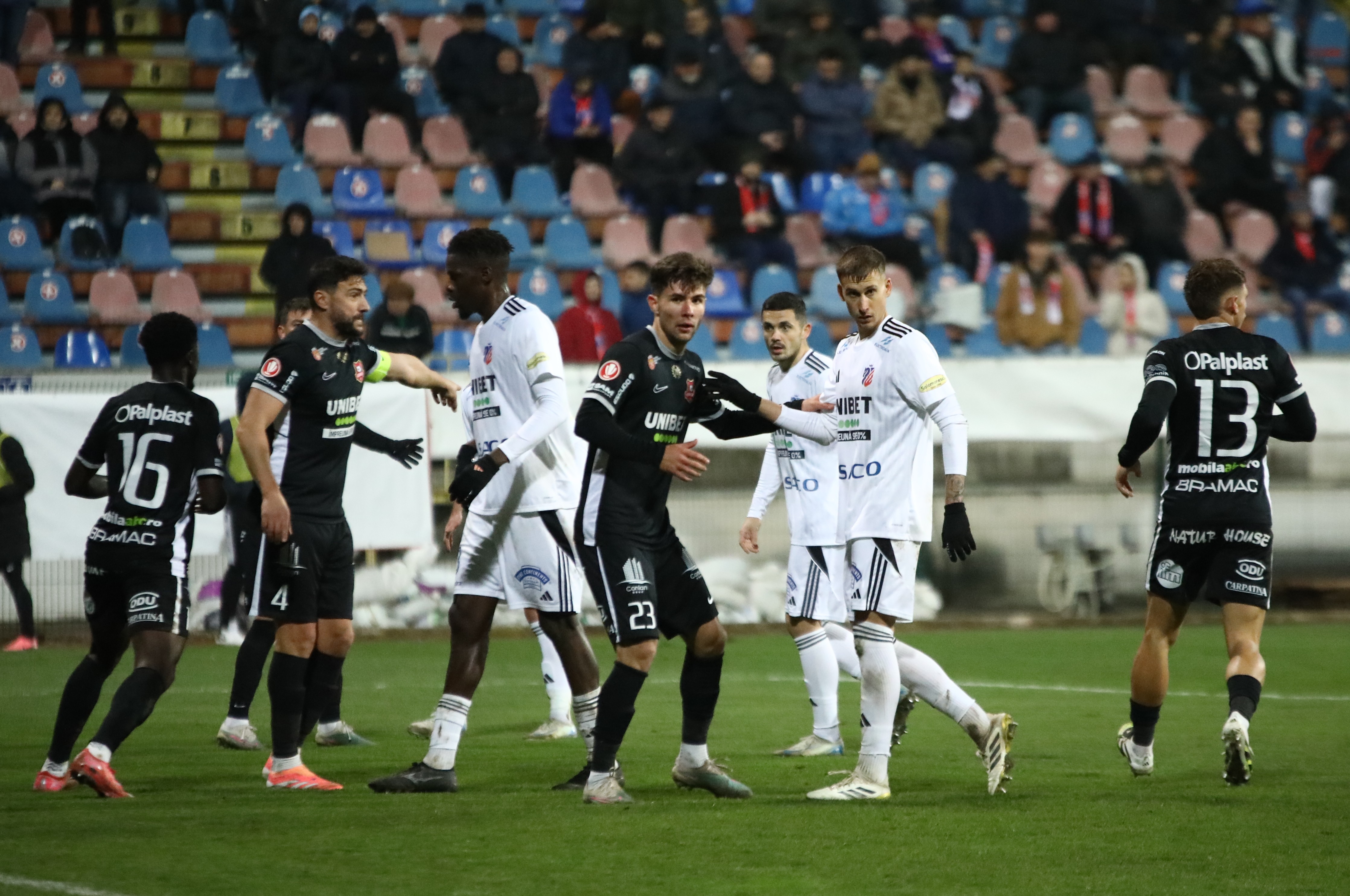 Imagine Stire Hermannstadt - FC Botoșani, 17:00, LIVE VIDEO, Digi Sport 1. Meciul care deschide etapa a 29-a din SuperLiga! Echipele | 2review.ro