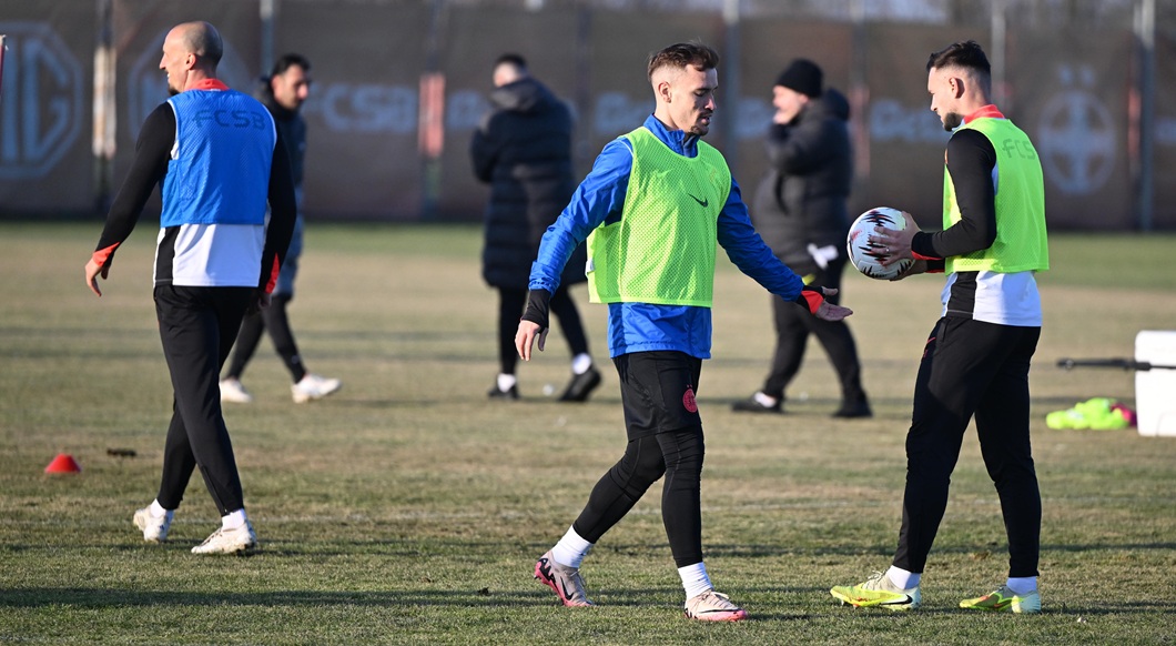 Imagine Stire După Ngezana, un alt fotbalist de la FCSB e OUT cu UTA. ”S-a antrenat până acum două zile, după n-a mai făcut-o!” | 2review.ro