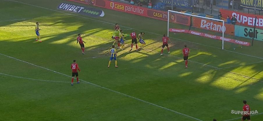 Imagine Stire Meciul și controversa în SuperLigă: au cerut penalty în Petrolul - Csikszereda | 2review.ro