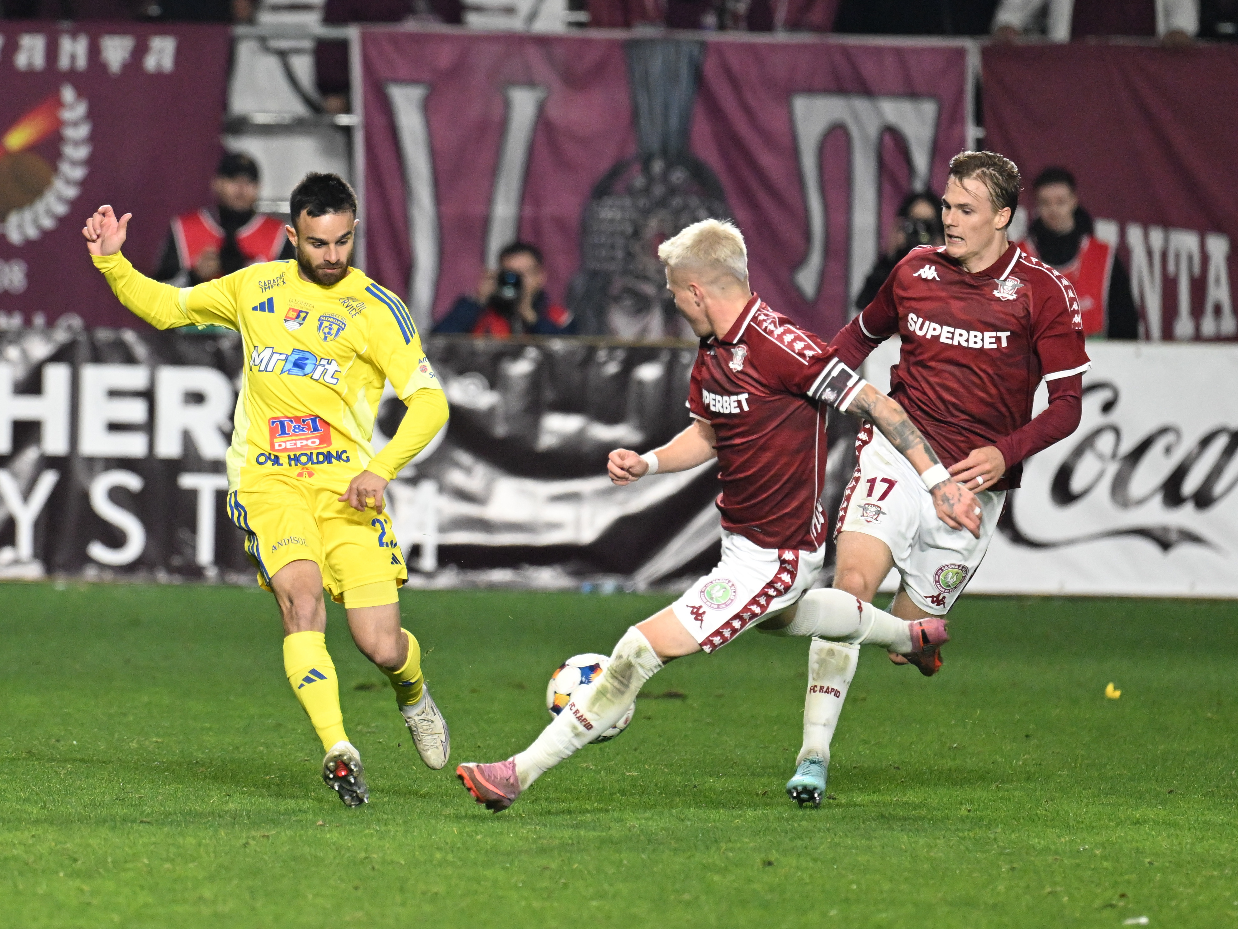 Imagine Stire Unirea Slobozia - Rapid, LIVE VIDEO, 19:30, Digi Sport 1. Giuleștenii vor să rămână aproape de Craiova. ECHIPELE | 2review.ro