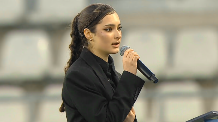 Imagine Stire Eva Nicolescu a intonat imnul României la meciul cu Moldova din preliminariile Cupei Mondiale | 2review.ro