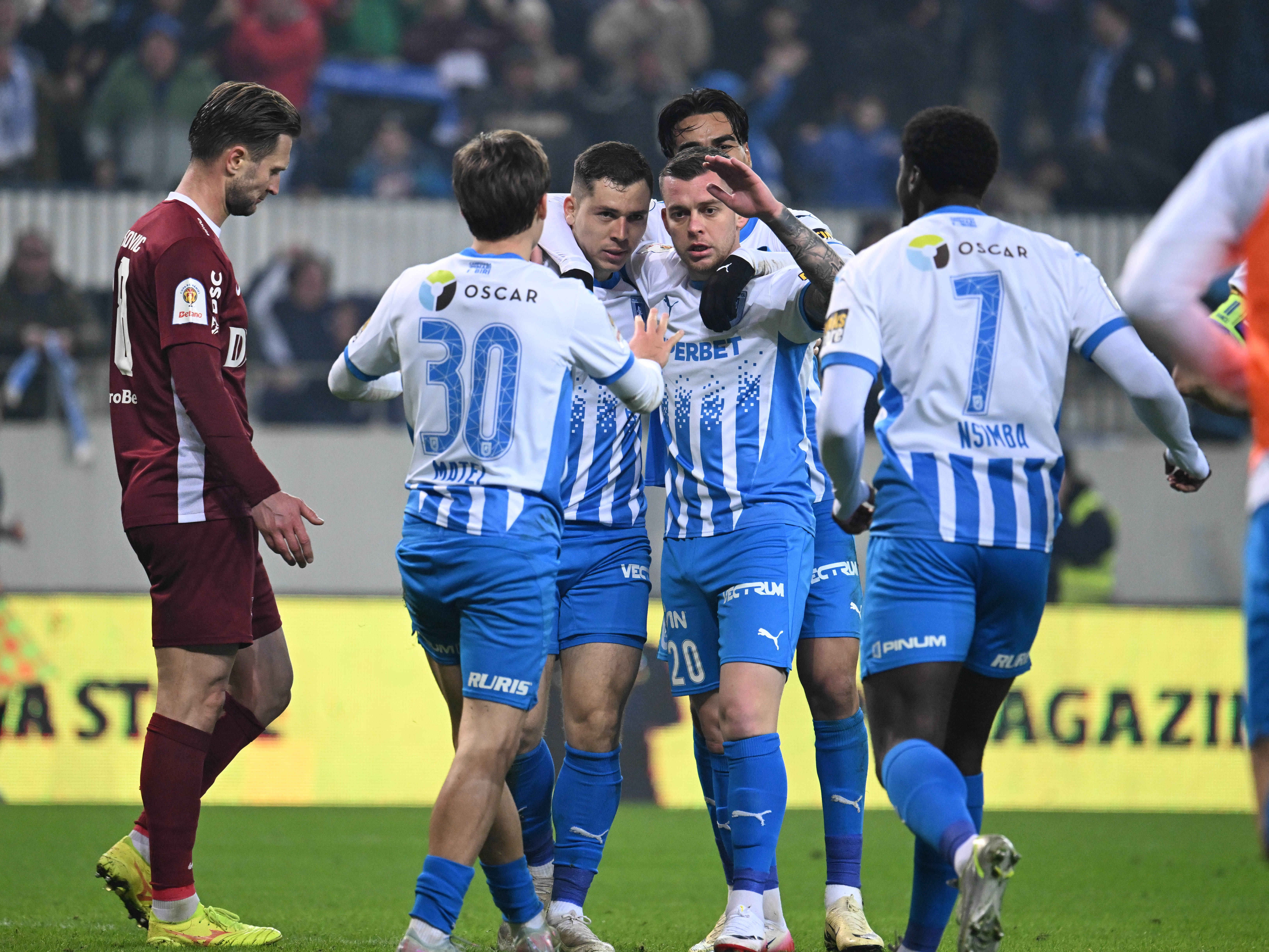 Imagine Stire Universitatea Craiova - CFR Cluj 1-1, 3-1 d.p. | Liderul SuperLigii s-a calificat în semifinalele Cupei | 2review.ro