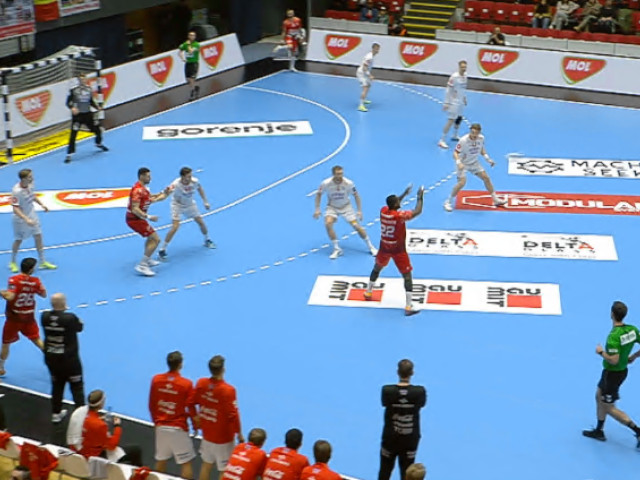 Dinamo – Kolstad 33-23. A doua victorie a “Dulăilor”