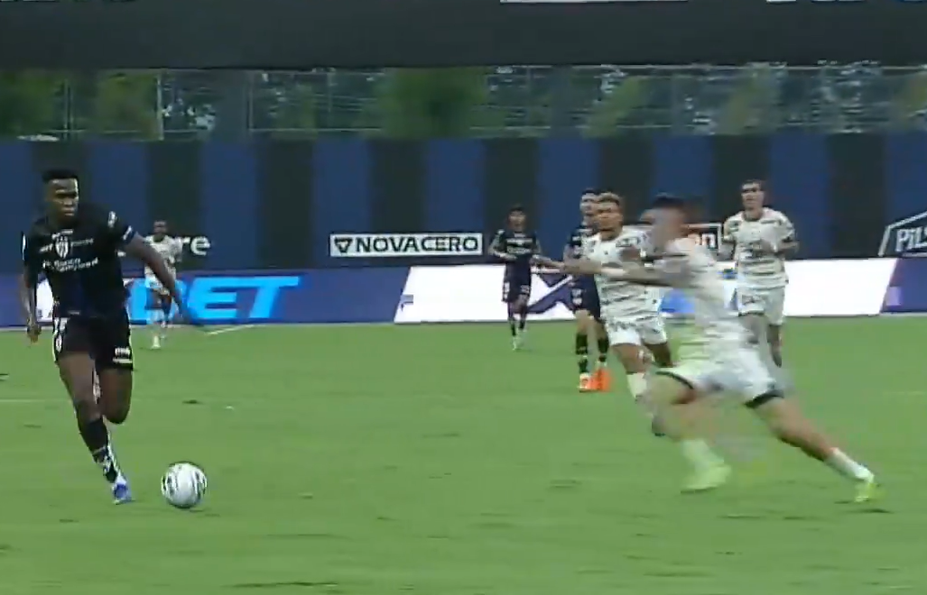 Au cerut pedeapsa cu închisoarea, după ”cel mai sălbatic fault văzut vreodată”! Reacția ”agresorului”