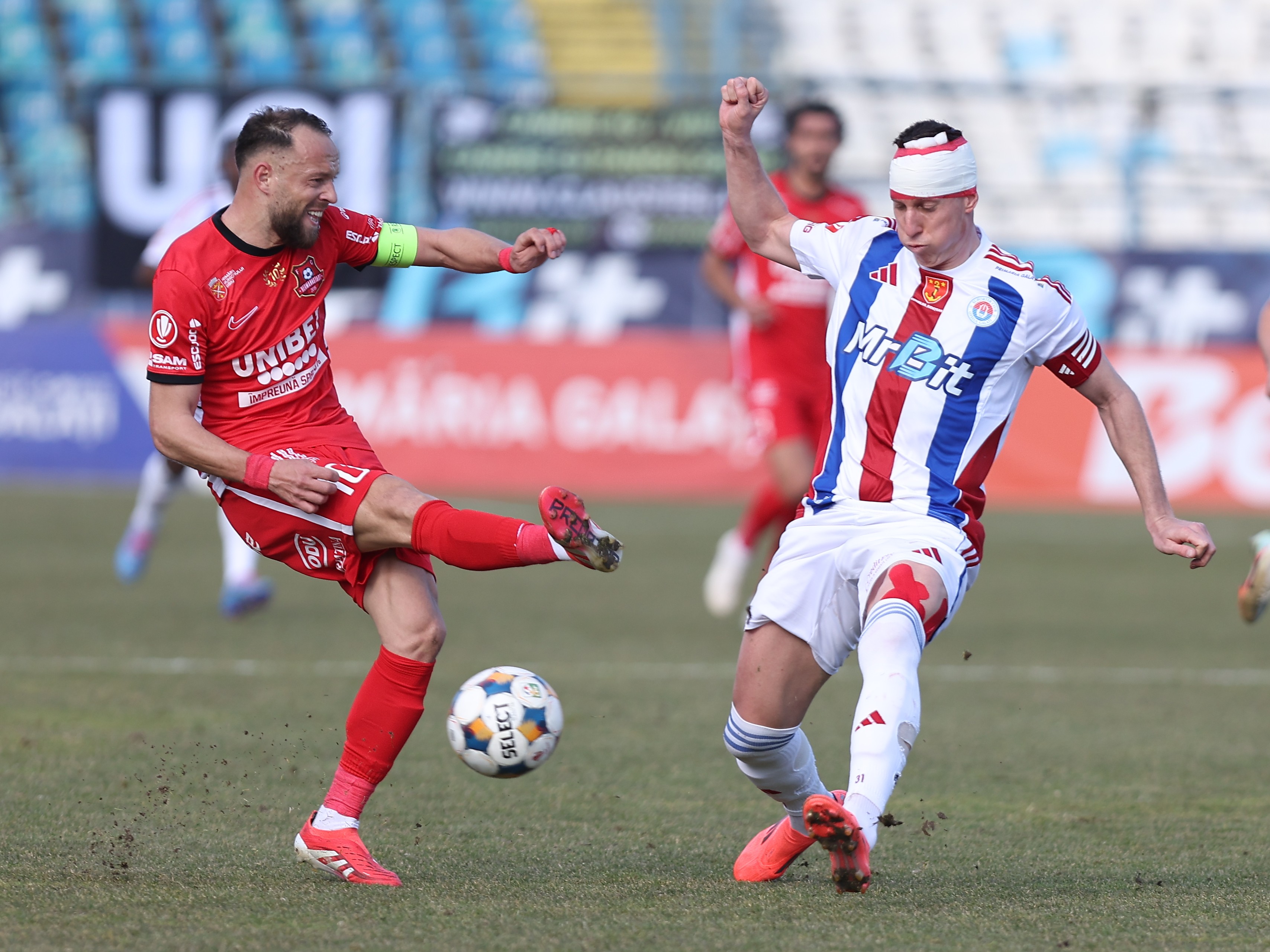 Oțelul - Hermannstadt 0-2. Sibienii s-au impus la capătul unui meci în care gălățenii au avut 3 jucători eliminați