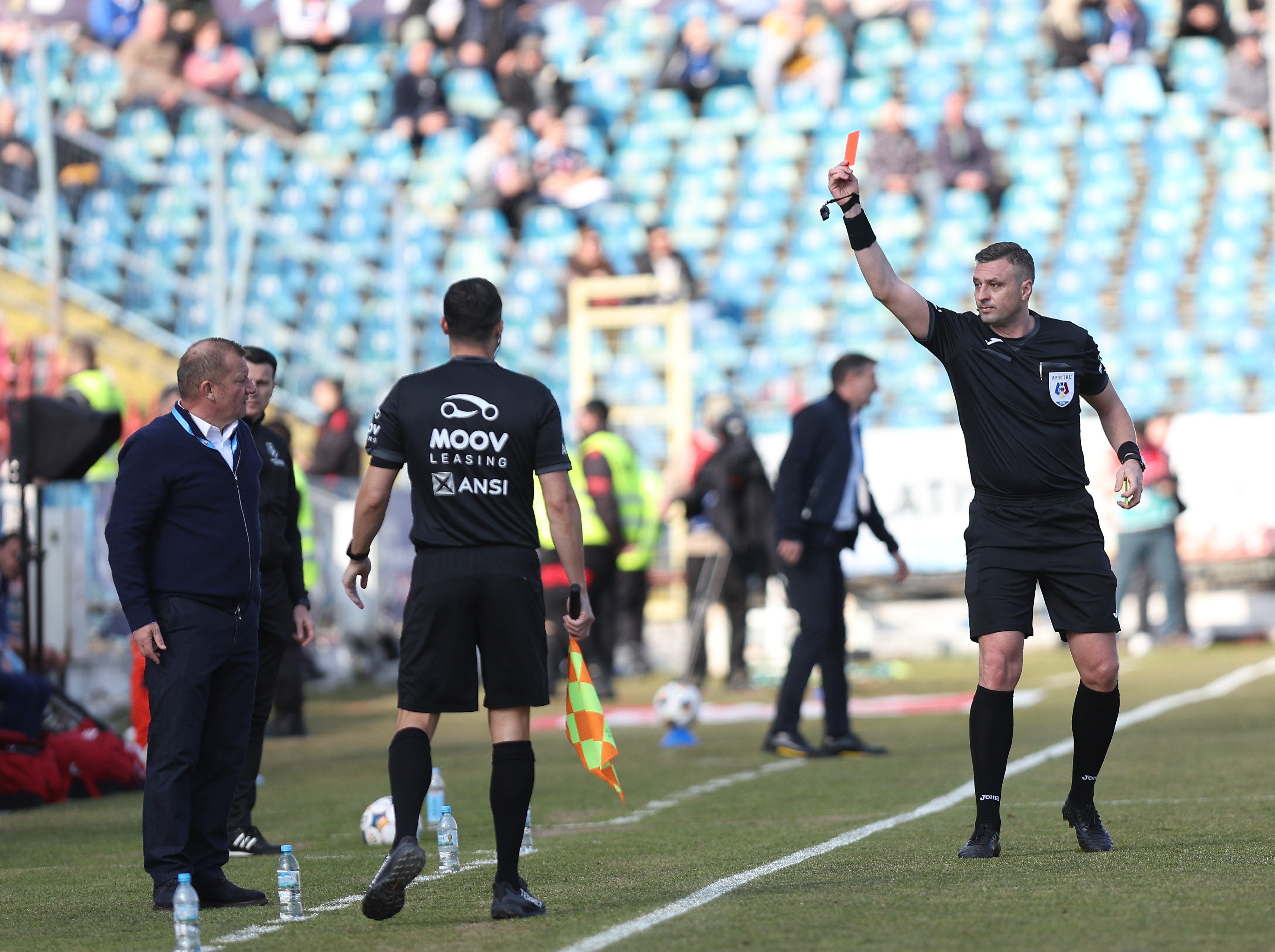 Scene neverosimile la Galați! TREI jucători ai Oțelului, eliminați la meciul cu Hermannstadt