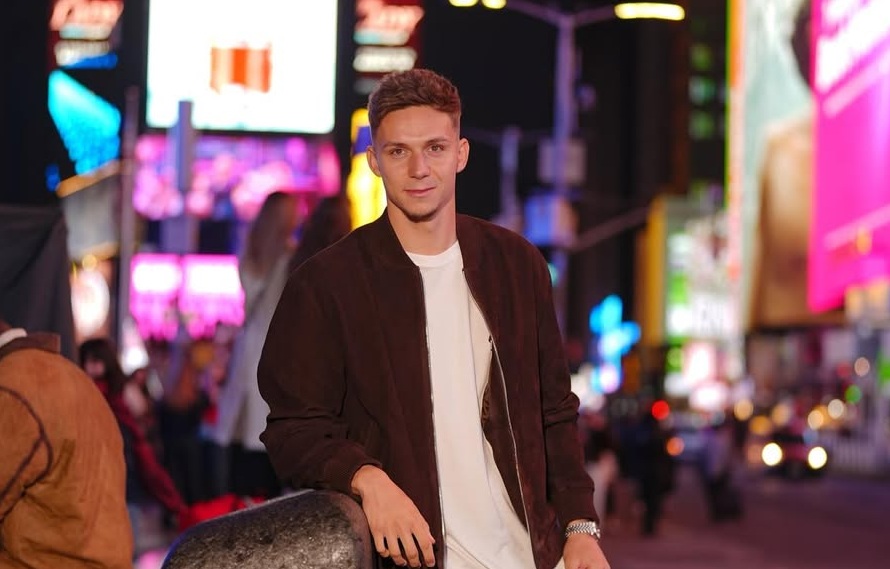 Iubita lui Louis Munteanu a intrat pe teren, imediat după meciul cu Leo Messi! Prima fotografie împreună