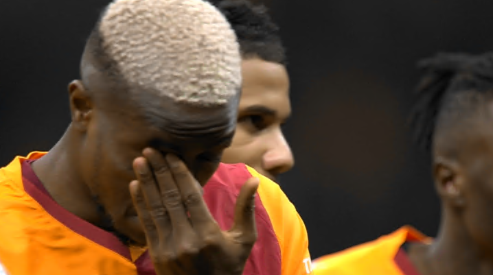 Victor Osimhen, în lacrimi chiar înainte de meciul cu Liverpool! Ce au făcut fanii lui Galatasaray