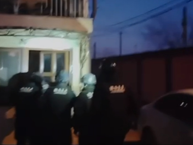 Percheziții la Ploiești după incidentele de la Rapid - Petrolul