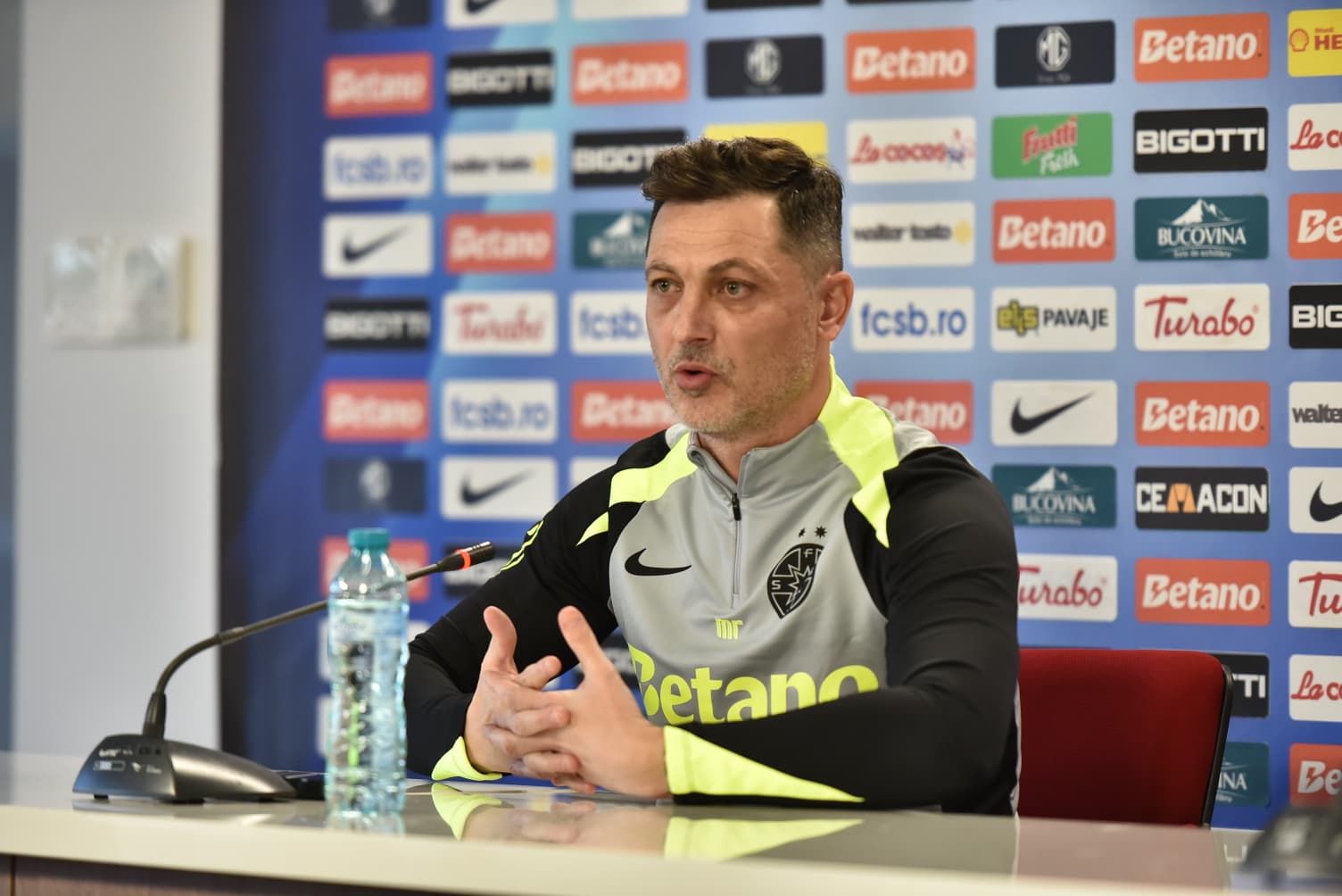 Imagine Stire Mirel Rădoi a spus câți suporteri ai FCSB-ului așteaptă la partida cu Metaloglobus: ”E normal” | 2review.ro