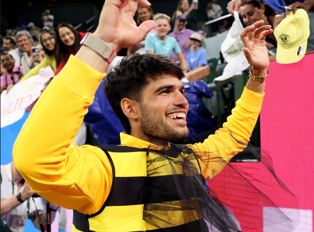 Imagine Stire Carlos Alcaraz s-a costumat într-o albină la Indian Wells | 2review.ro