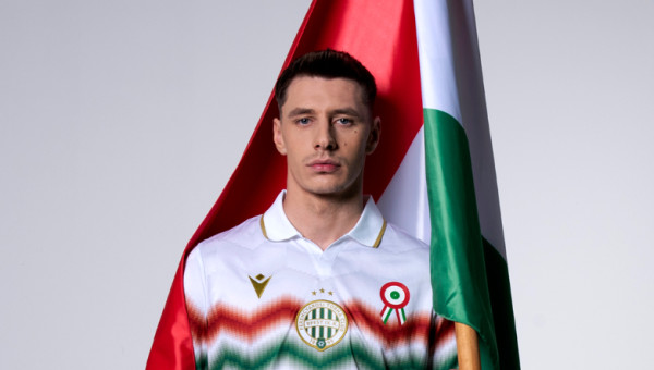 Inclus de Mircea Lucescu pe lista pentru meciul cu Turcia, a apărut cu un drapel uriaș al Ungariei în mână