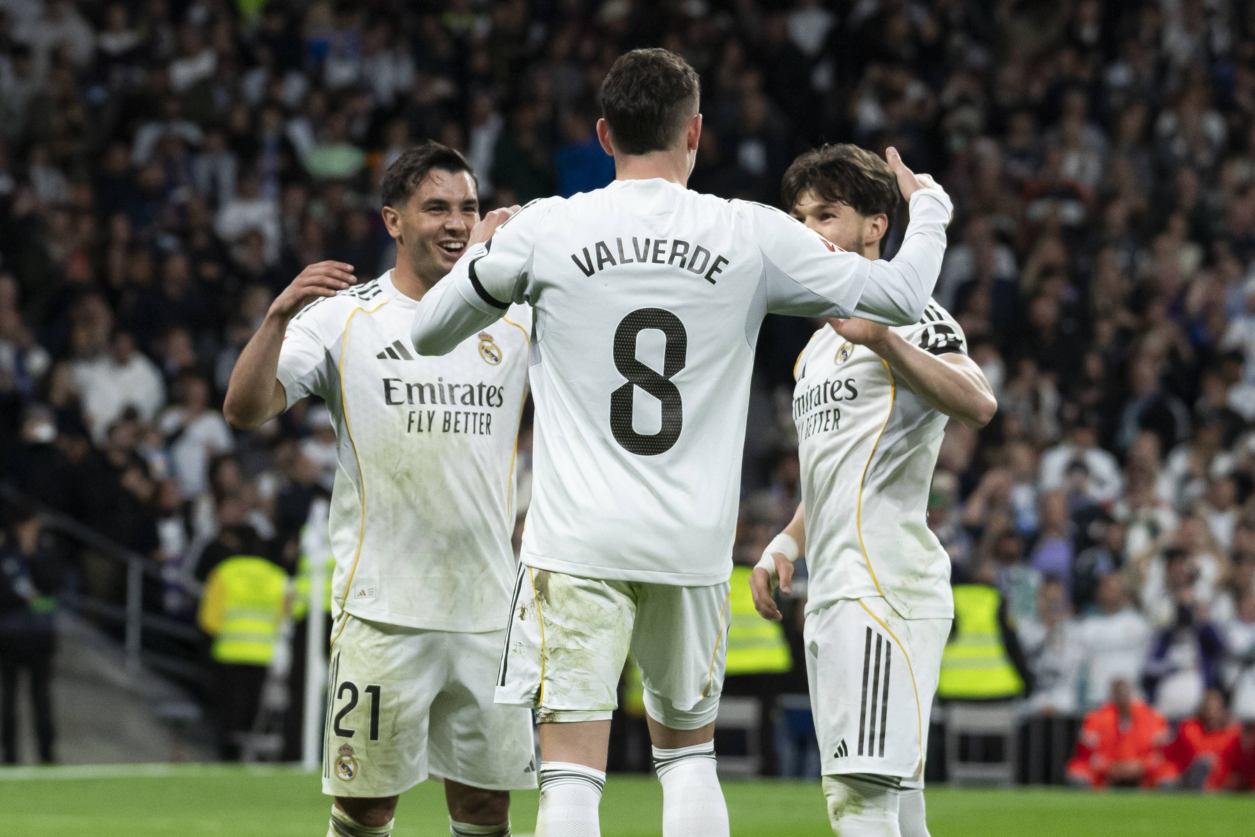 Real Madrid - Alaves, LIVE VIDEO, 22:30, Digi Sport 1. Cu o victorie, ”Galacticii” se apropie la 6 puncte de Barcelona