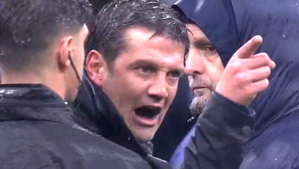 Două cuvinte! Ce i-a strigat Chivu arbitrului, după ce a luat cartonaș roșu în Inter - Atalanta