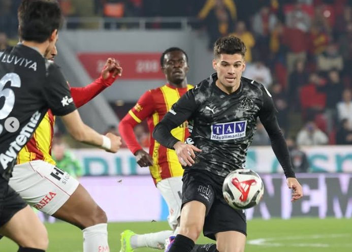Imagine Stire Ianis Hagi a primit cea mai mare notă de la Alanyaspor, după meciul cu gol din Turcia | 2review.ro