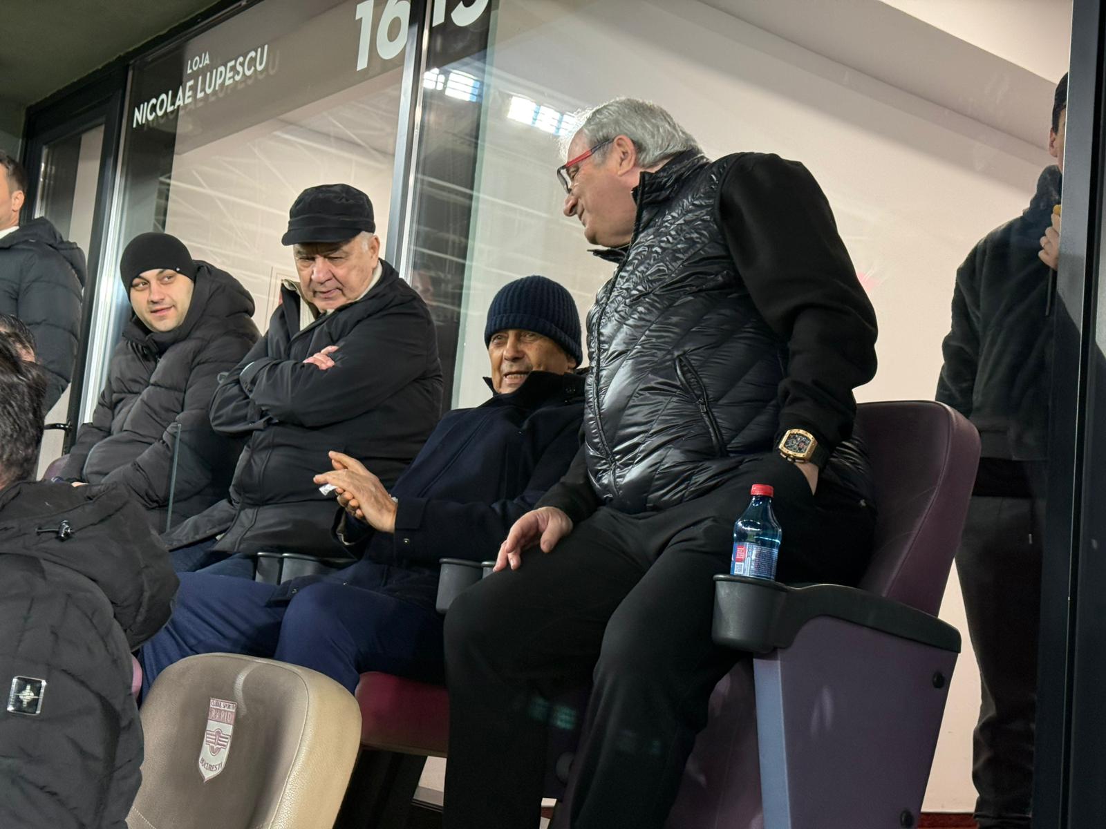 Imagine Stire Mircea Lucescu a revenit în Giulești, la o săptămână de când a fost ”forțat” să părăsească stadionul | 2review.ro